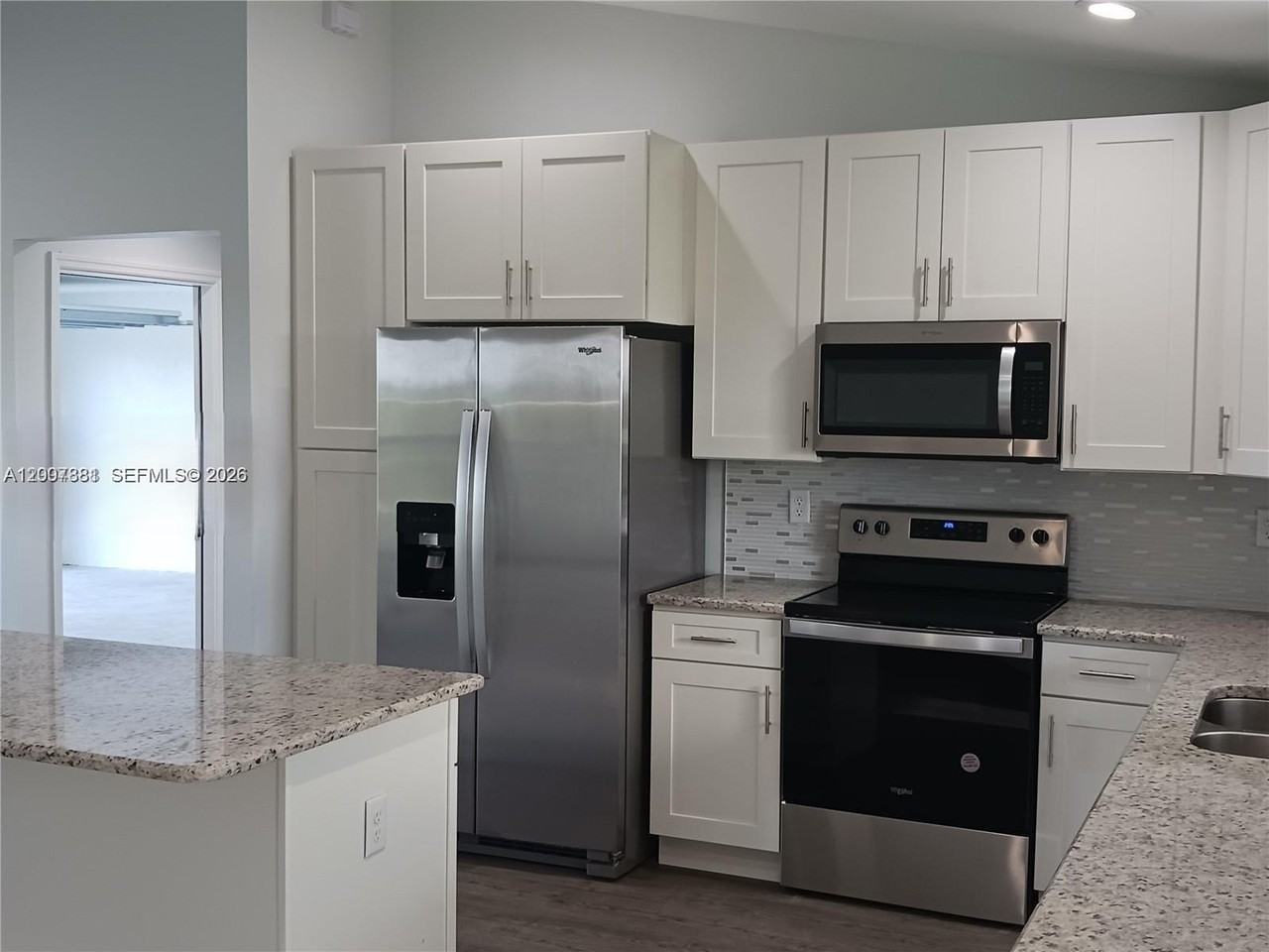 634 Royce Rd - Photo 3 of 25