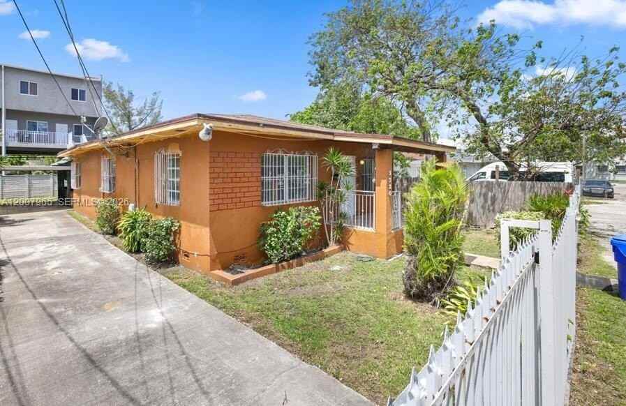 3720 Nw 20th Ct #0 - Photo 3 of 29