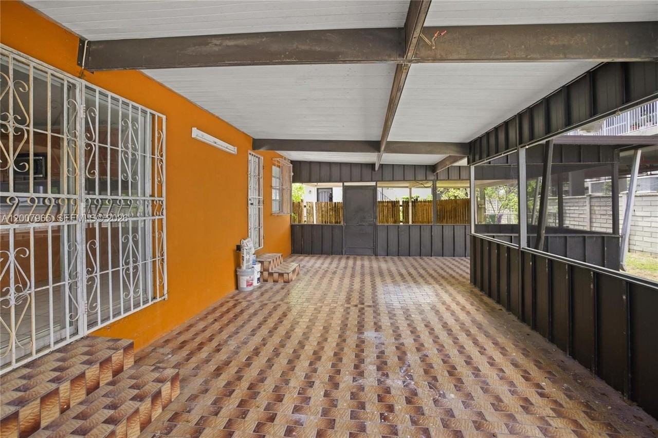 3720 Nw 20th Ct #0 - Photo 5 of 29