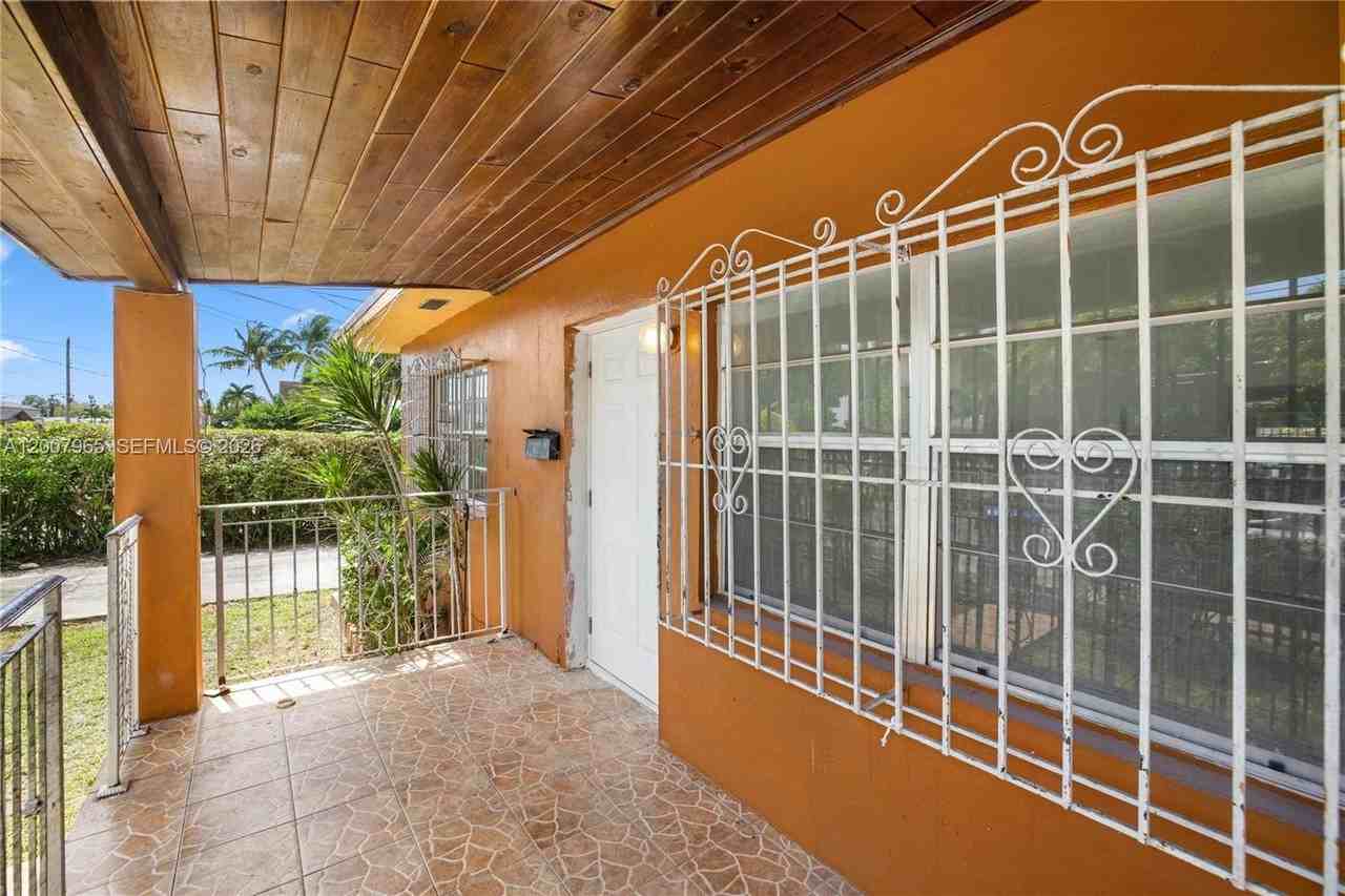 3720 Nw 20th Ct #0 - Photo 7 of 29