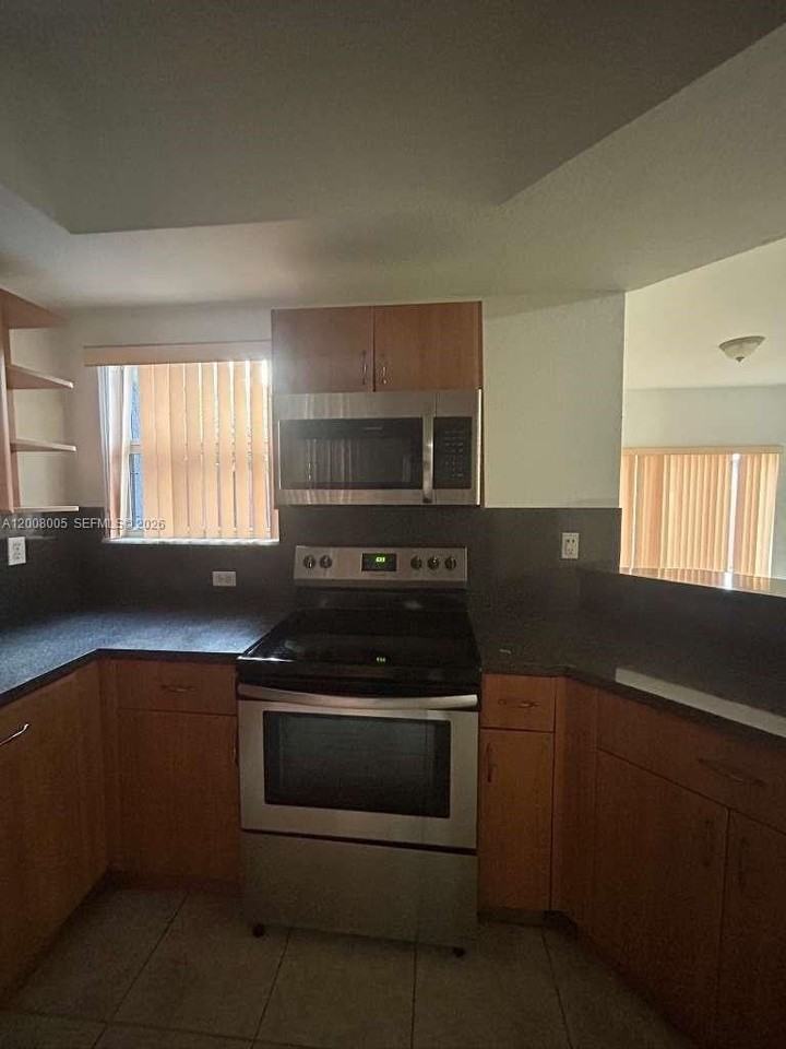 760 Sw 6th Ct - Photo 3 of 13