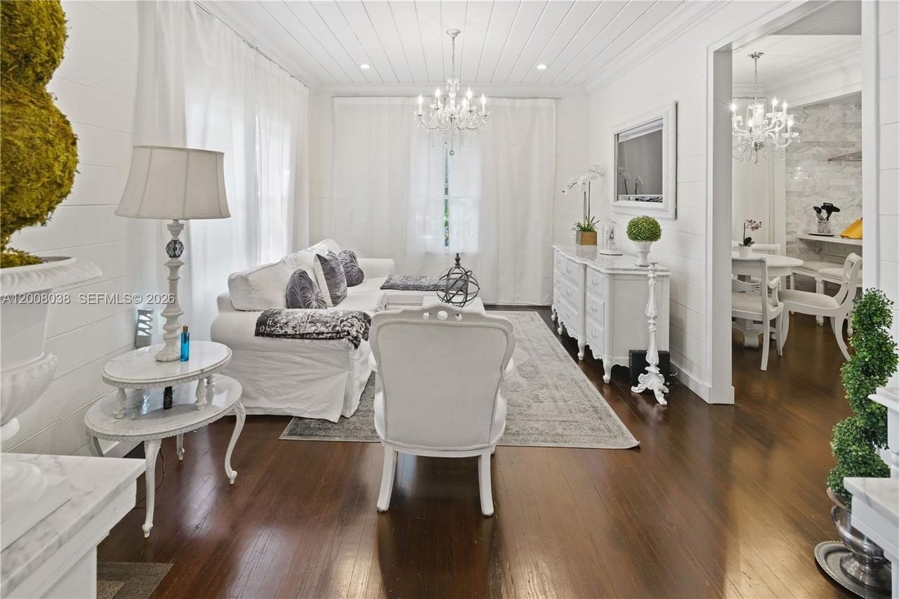 743 Nw 9th Ave #1 - Photo 4 of 19