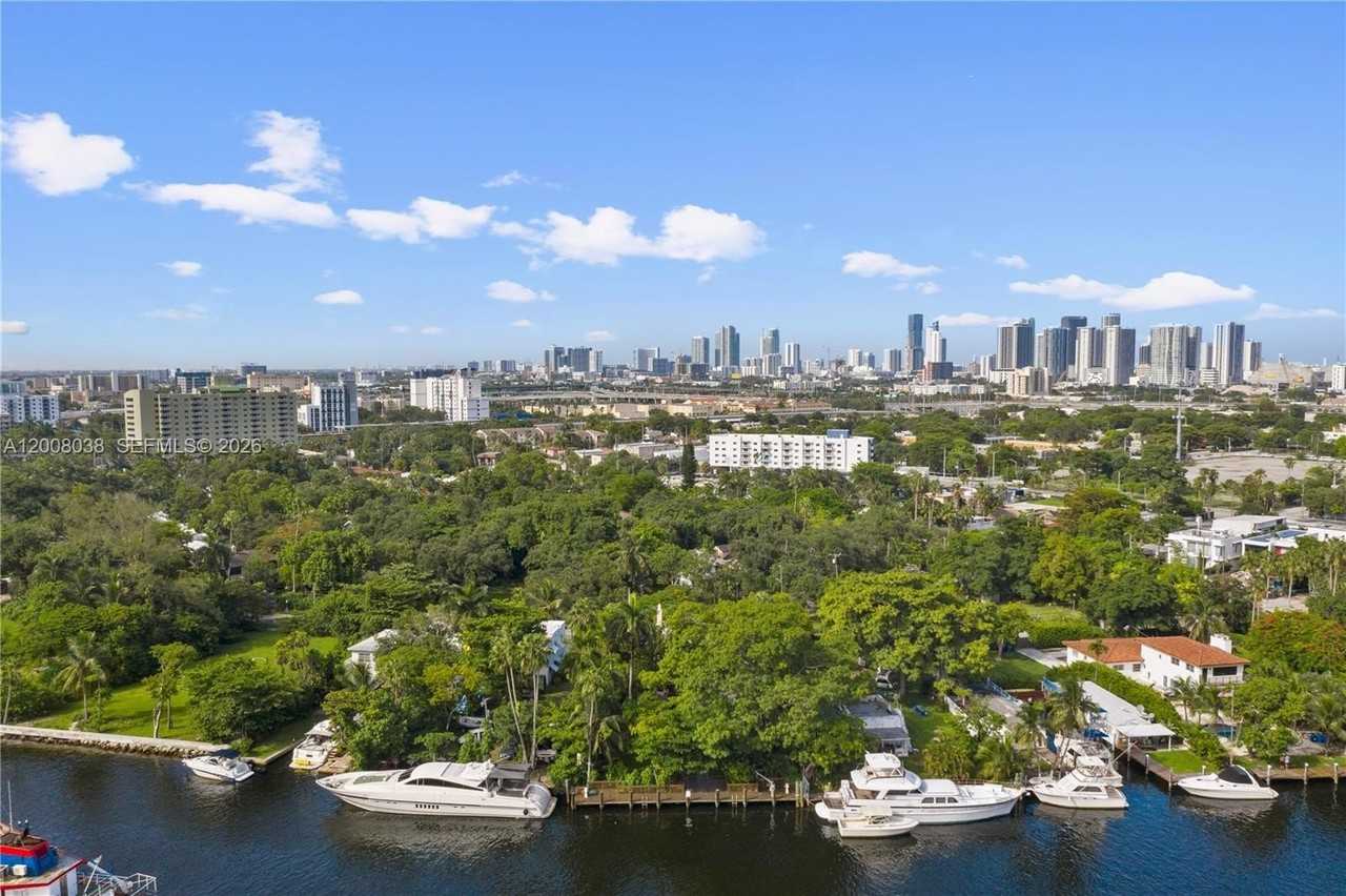 743 Nw 9th Ave #1 - Photo 6 of 19