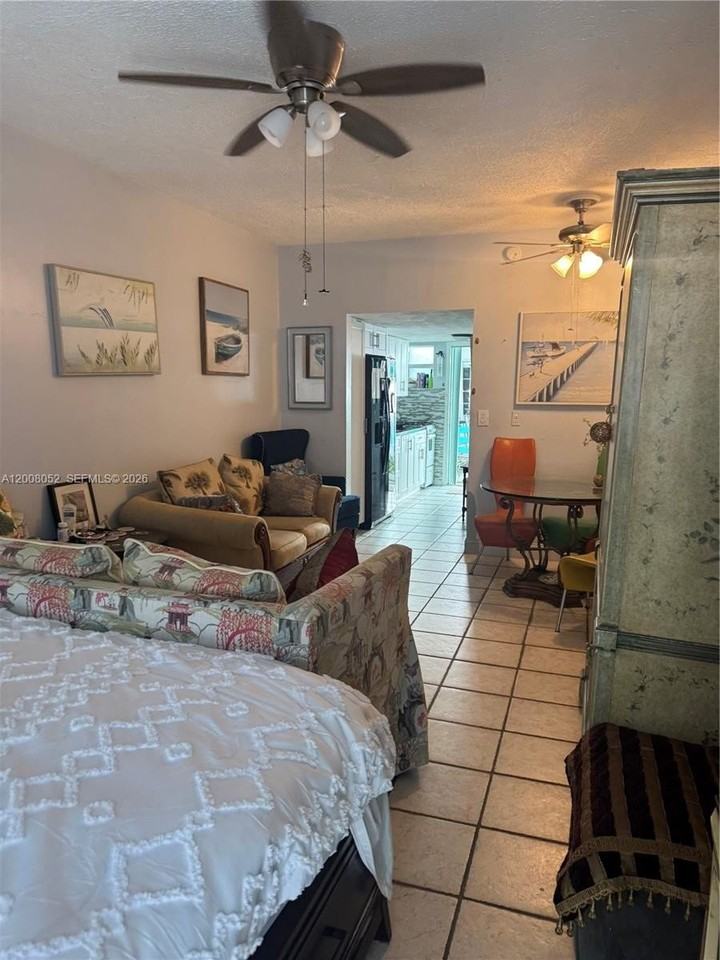 6490 Collins Ave #6 - Photo 3 of 3