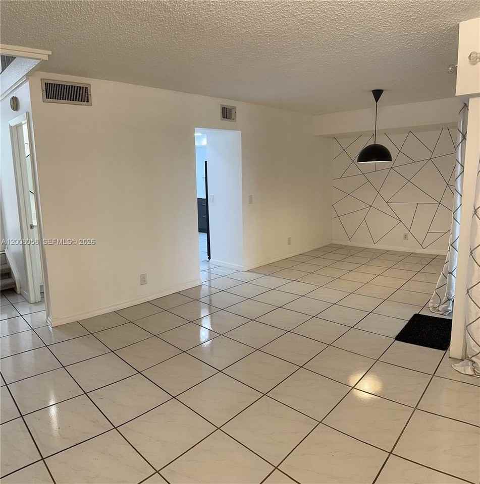 40 Chestnut Cir - Photo 5 of 25