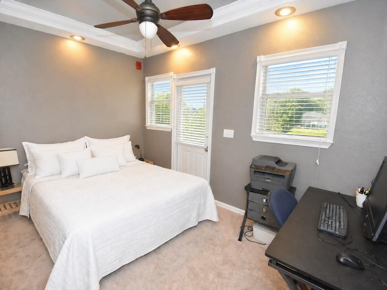 201 6th St S #203 - Photo 4 of 15