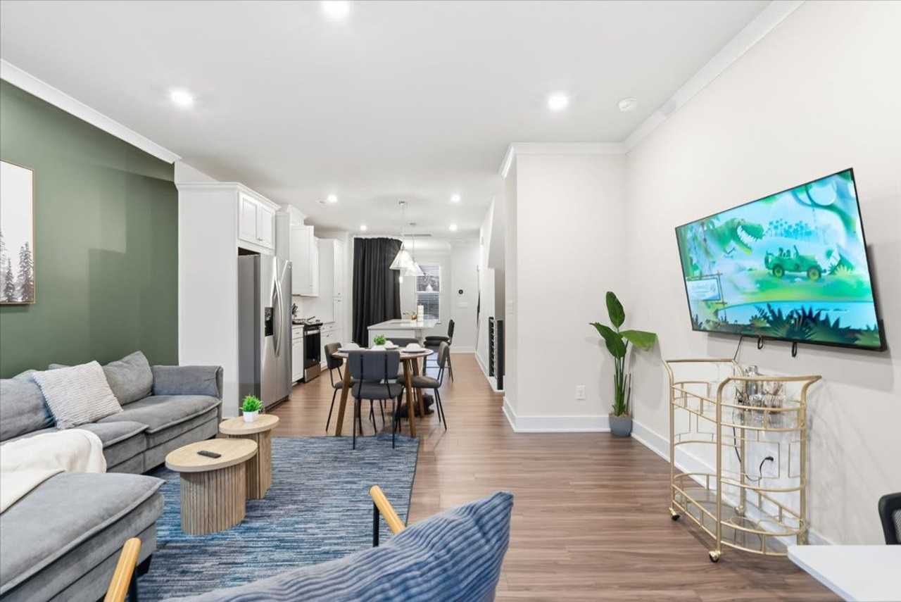 820 Hamilton St #1284688P - Photo 3 of 49