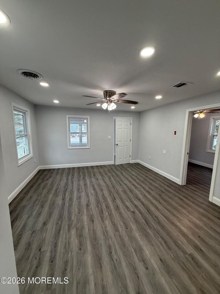 711 Mckinley Ave - Photo 4 of 20