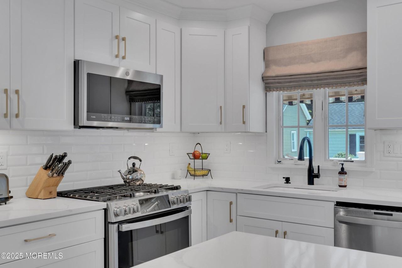 57 W River Rd - Photo 3 of 44