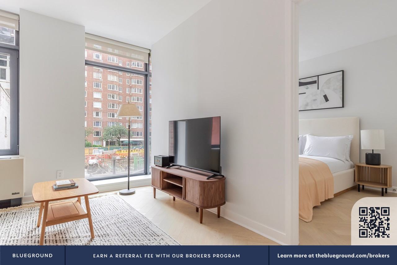 49 E 34th St #2095 - Photo 5 of 35