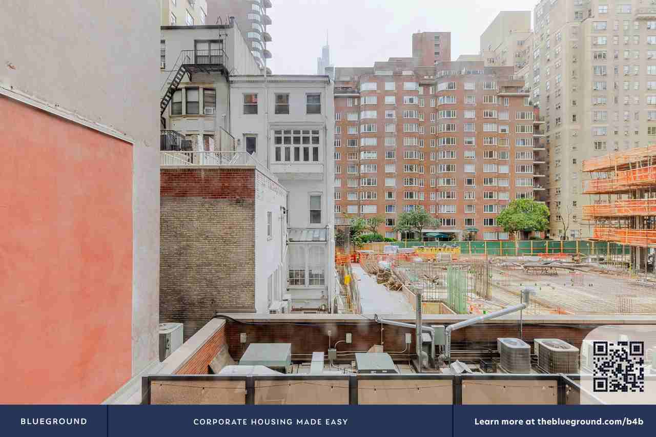 49 E 34th St #2095 - Photo 6 of 35