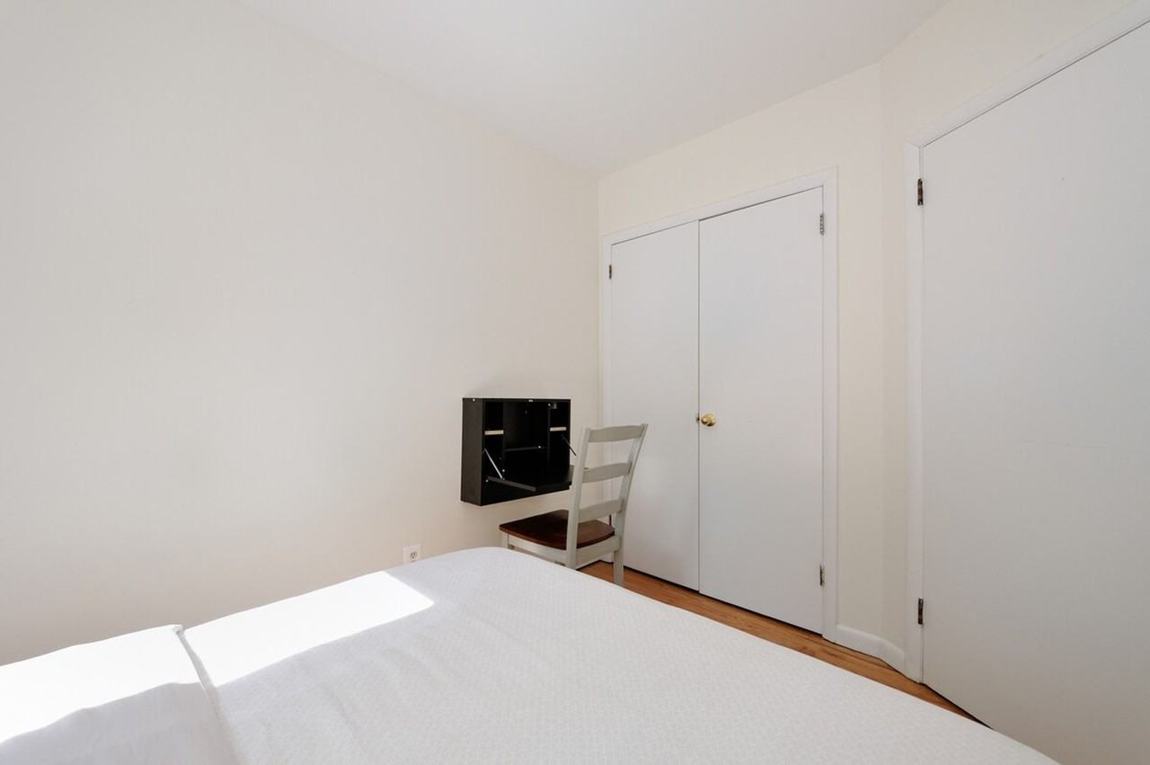 356 W 37th St #1323896P - Photo 5 of 22