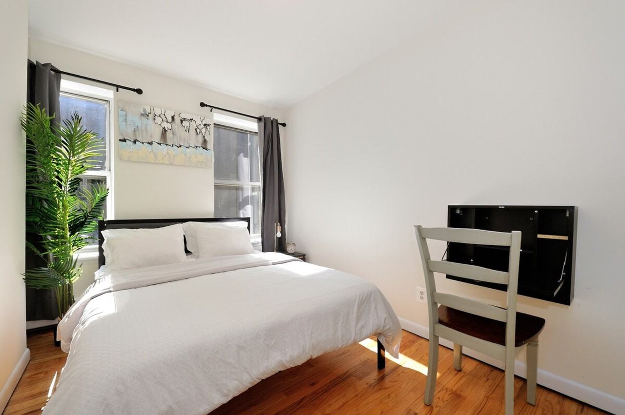 356 W 37th St #1323896P - Photo 7 of 22