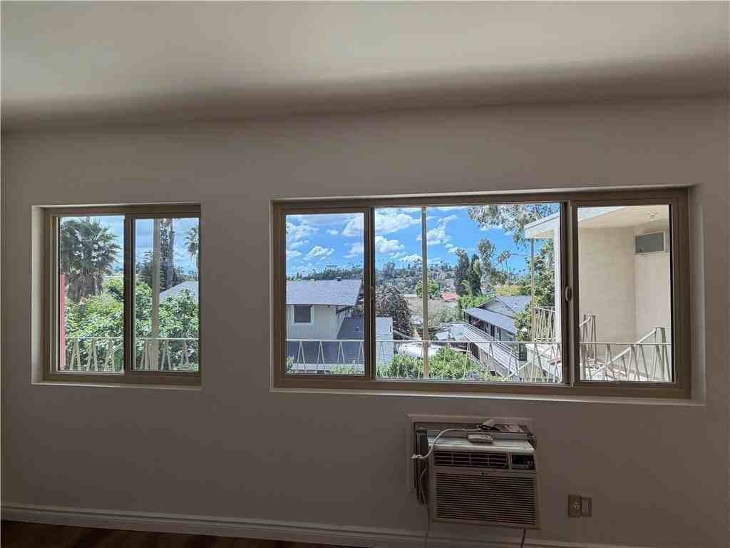 1651 Golden Gate Ave #7 - Photo 5 of 9