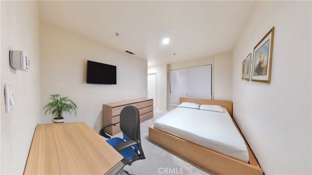 332 W Summerfield Cir - Photo 3 of 30