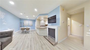 featured image of 332 W Summerfield Cir