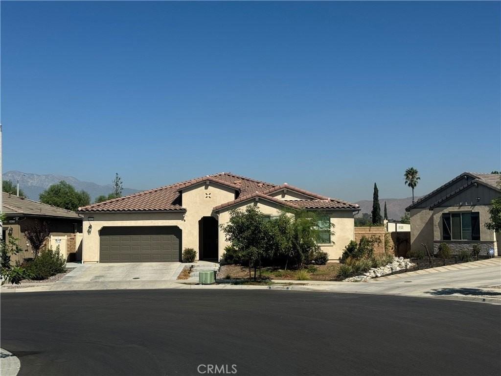 9413 Venetian Way - Photo 2 of 18