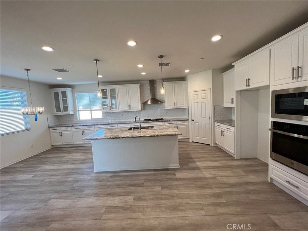 9413 Venetian Way - Photo 4 of 18