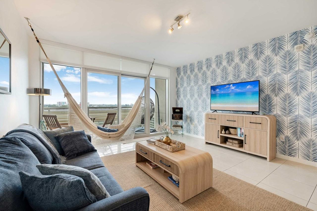 3256 Ne 1st Ave #1044513P - Photo 2 of 43