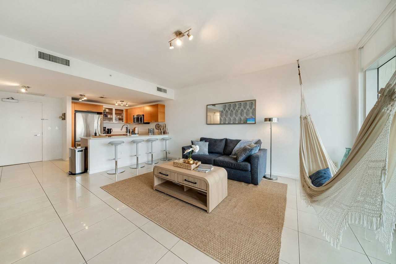 3256 Ne 1st Ave #1044513P - Photo 4 of 43