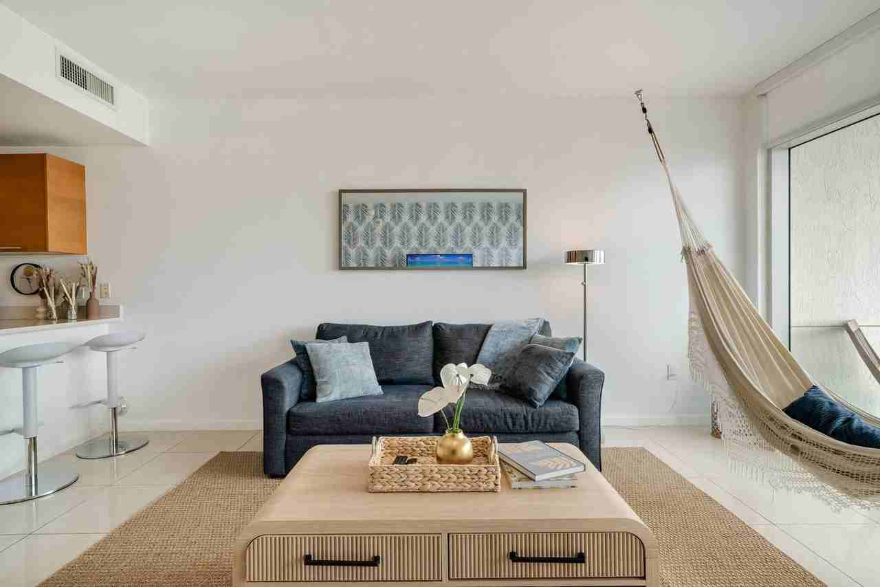 3256 Ne 1st Ave #1044513P - Photo 5 of 43