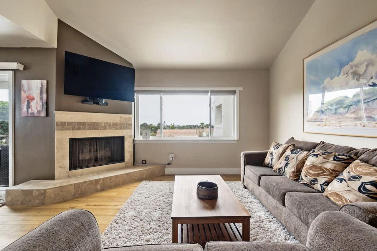 301 Crocus Ct #1513730P - Photo 4 of 37