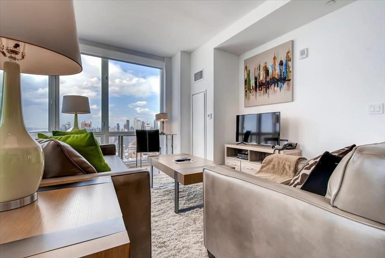 605 W 42nd St #1053286P - Photo 2 of 18