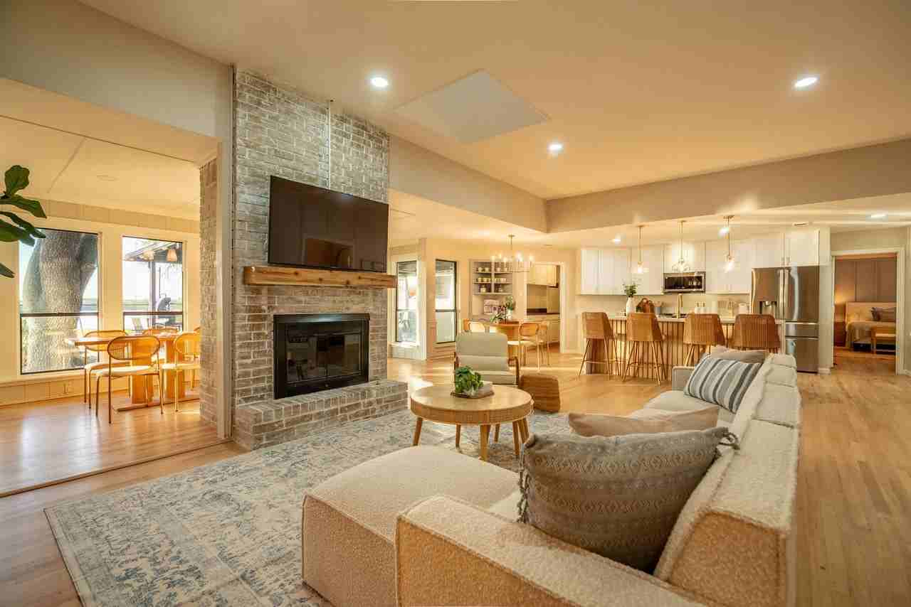 6509 Lakeshore Ct #1514824P - Photo 3 of 50