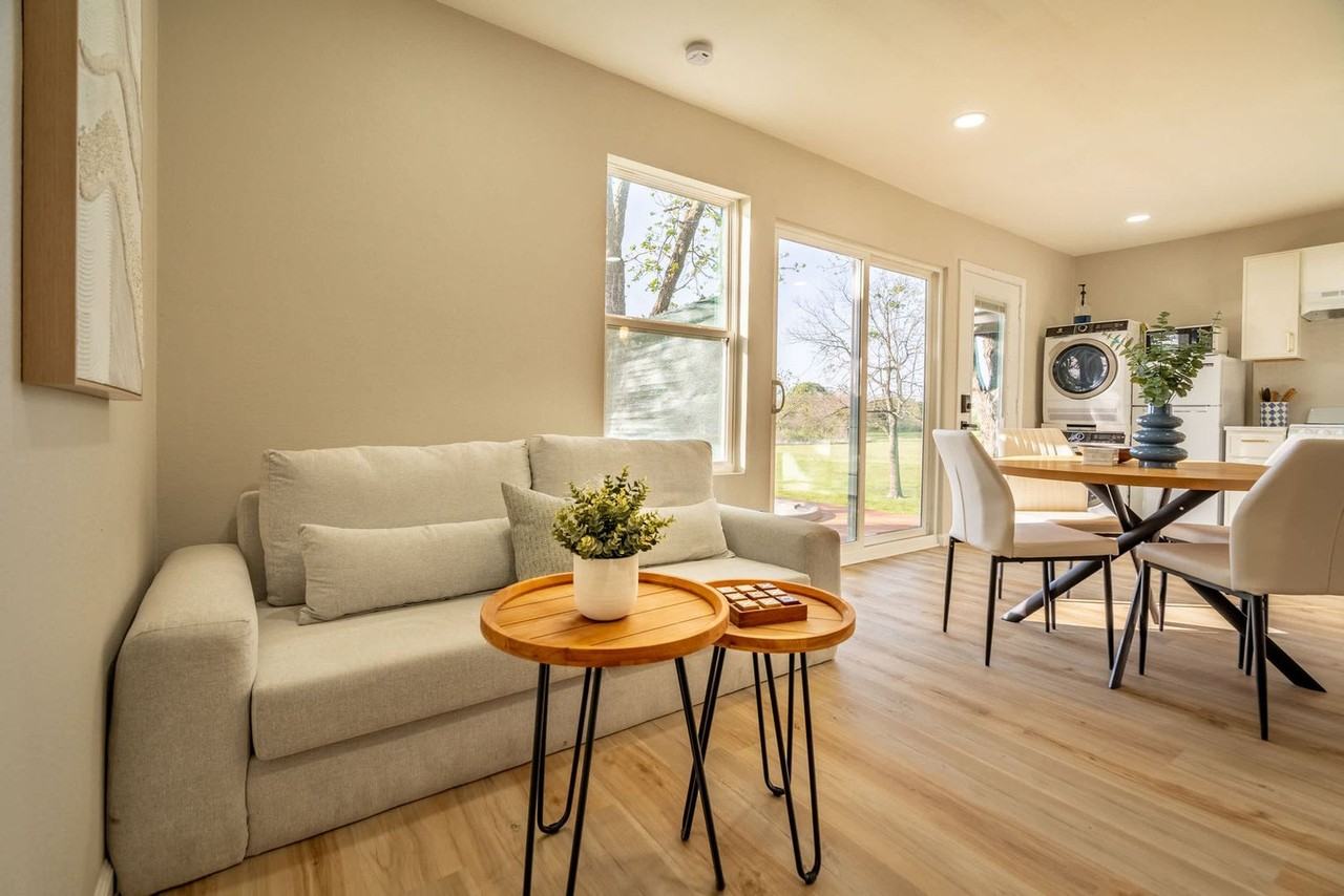 6509 Lakeshore Ct #1514824P - Photo 4 of 50