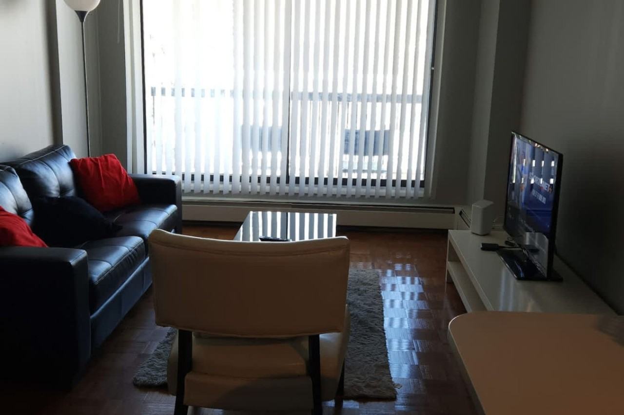 1033 12 Ave Sw #1514878P - Photo 2 of 10