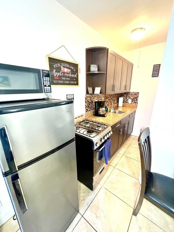 338 Van Buren St #1520237P - Photo 6 of 11