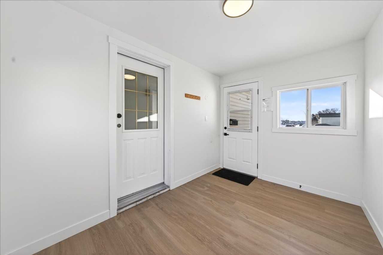 25 Erin Park Dr Se #1520605P - Photo 7 of 40