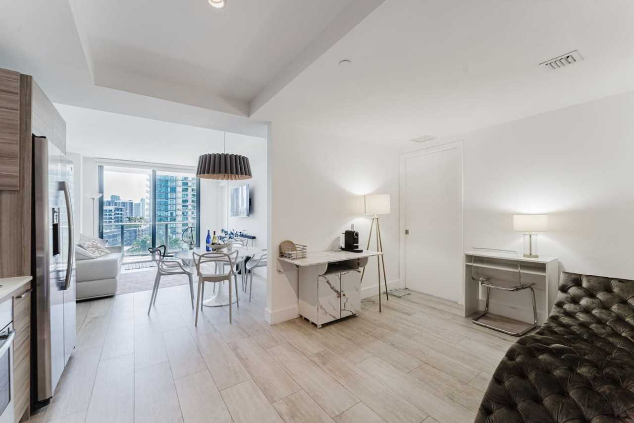 101 Ne 34th St #1521827P - Photo 4 of 42