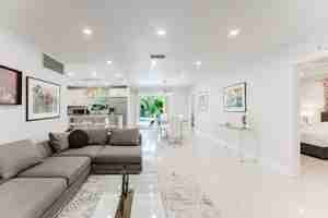 featured image of 4017 Monroe St