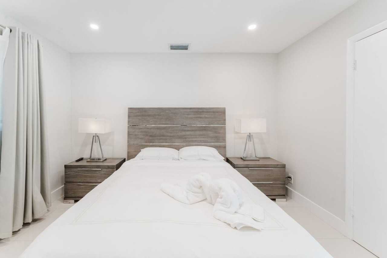 4017 Monroe St #1521821P - Photo 5 of 50