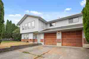 featured image of 3639 Dunsmuir Way Uppr #UPPER