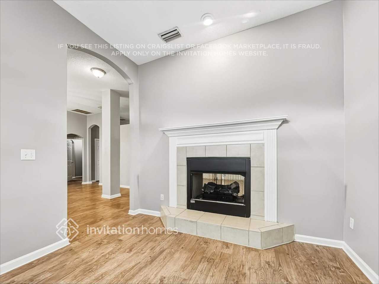 14091 Summer Breeze Dr E - Photo 4 of 19