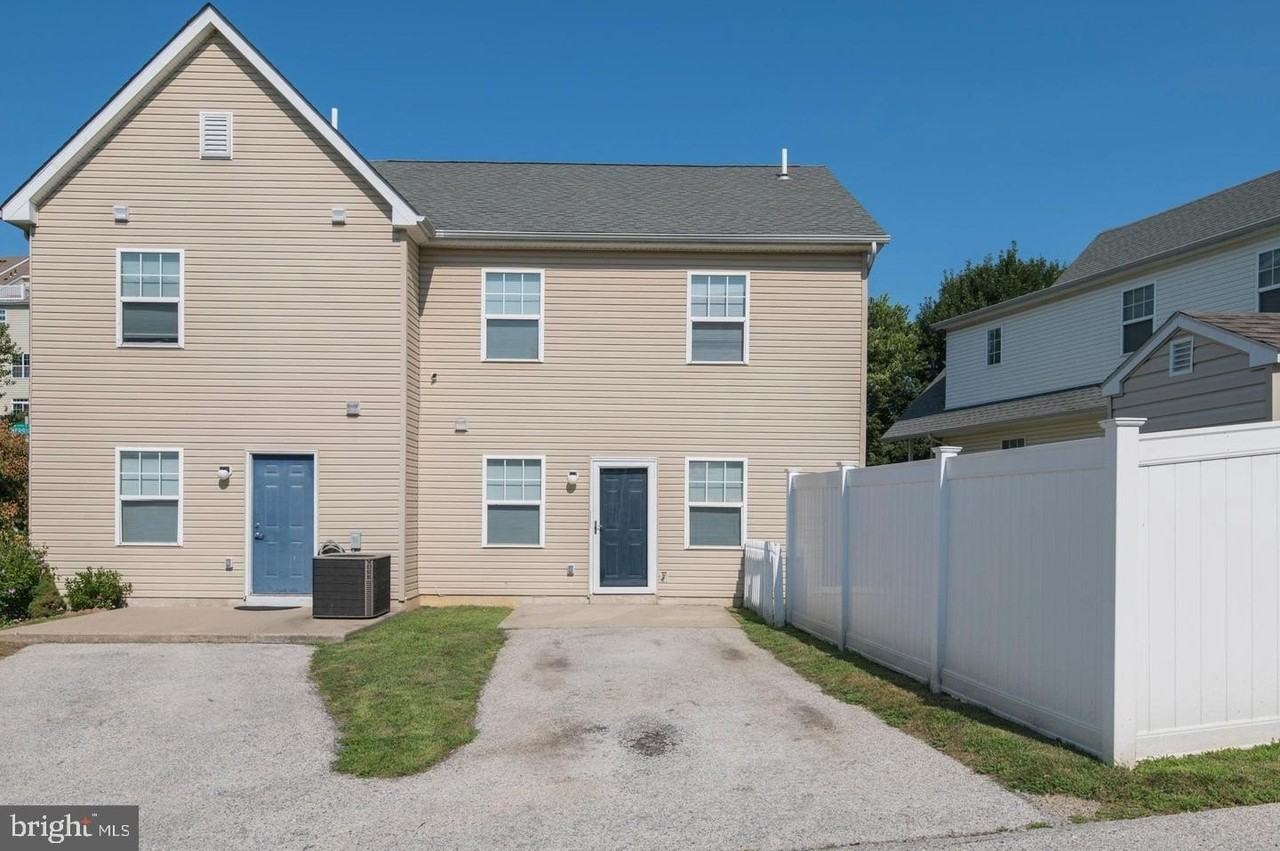 3718 Merrick Rd - Photo 4 of 30