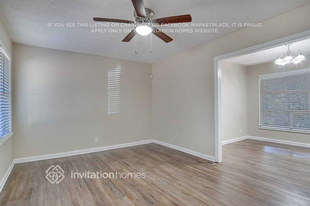 1429 David Cir - Photo 4 of 19