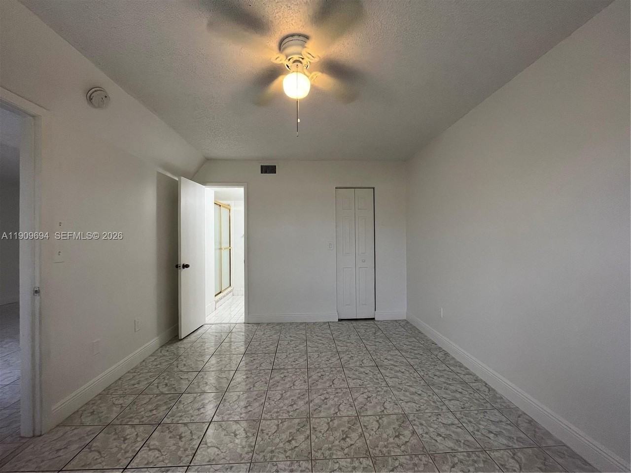 842 Ne 209th St #103 - Photo 7 of 18