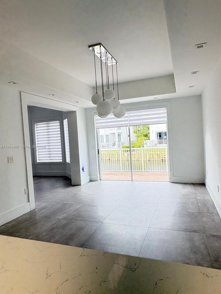 3172 Ne 211th St #3172 - Photo 6 of 26