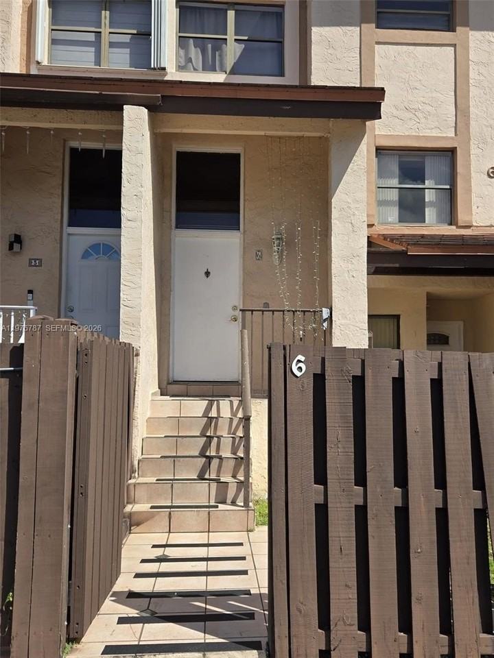 655 W Park Dr #6-12 - Photo 2 of 12