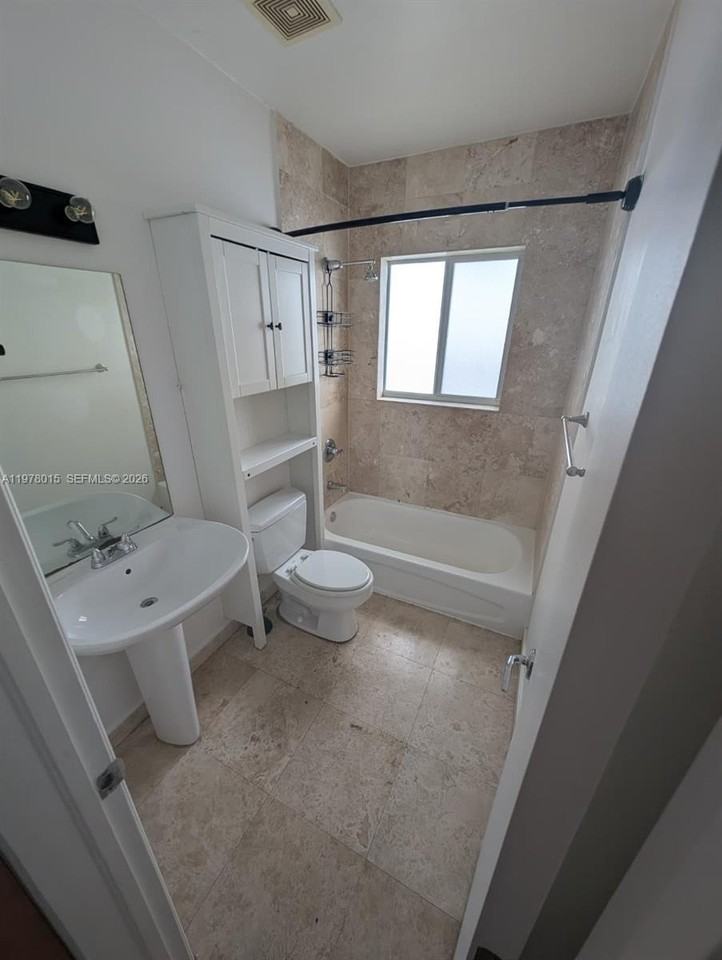 10101 W Bay Harbor Dr #9 - Photo 5 of 5