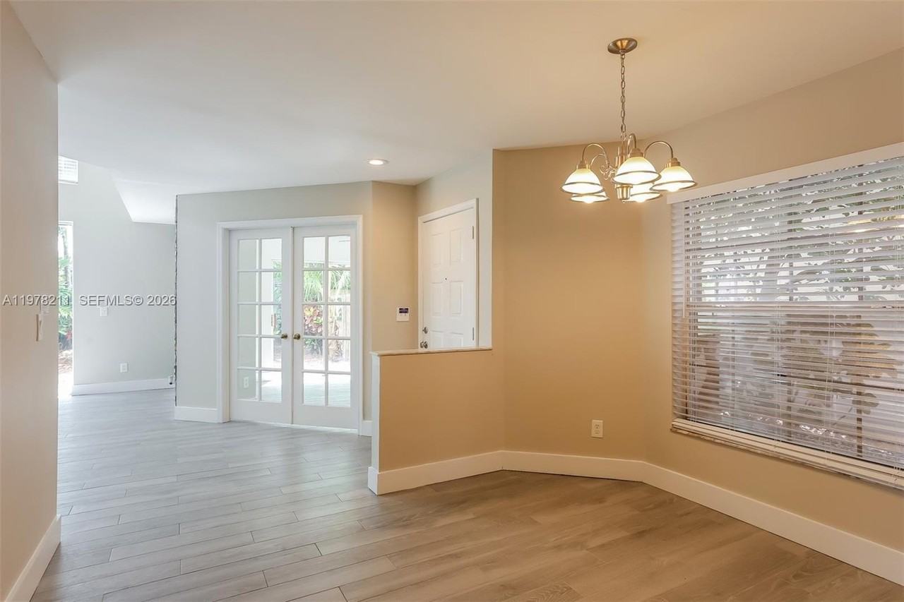 10837 Nw 46th Dr - Photo 4 of 15