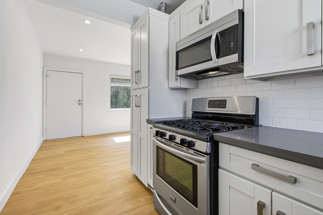 3408 Bellevue Avenue #5 - Photo 3 of 13