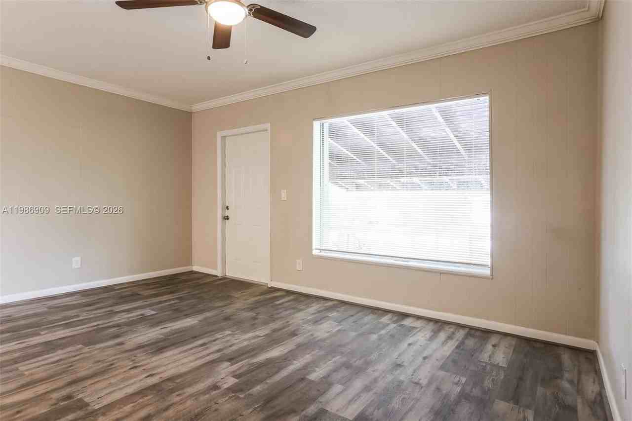 1078 Ne 157th St - Photo 3 of 15