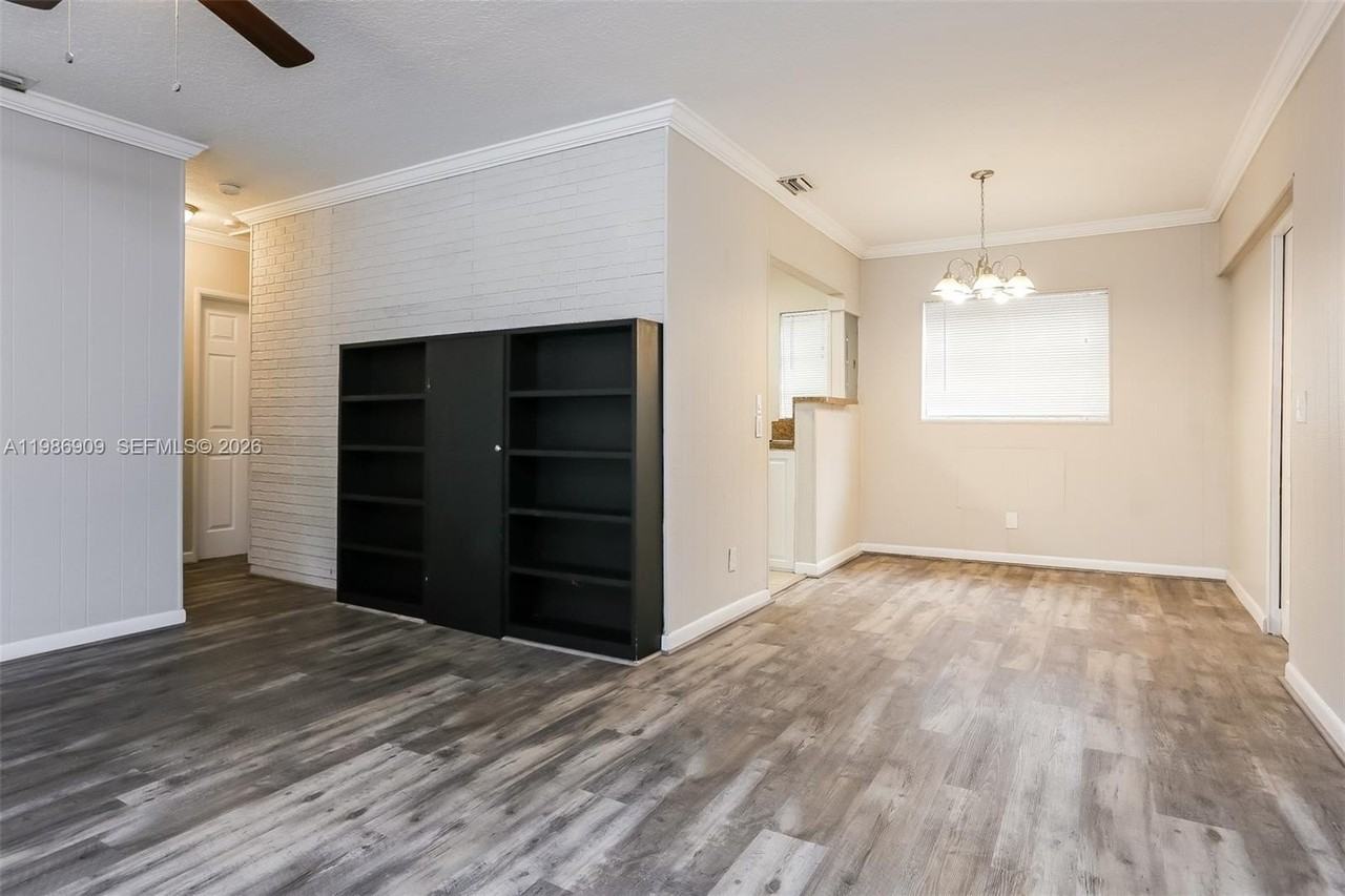 1078 Ne 157th St - Photo 4 of 15