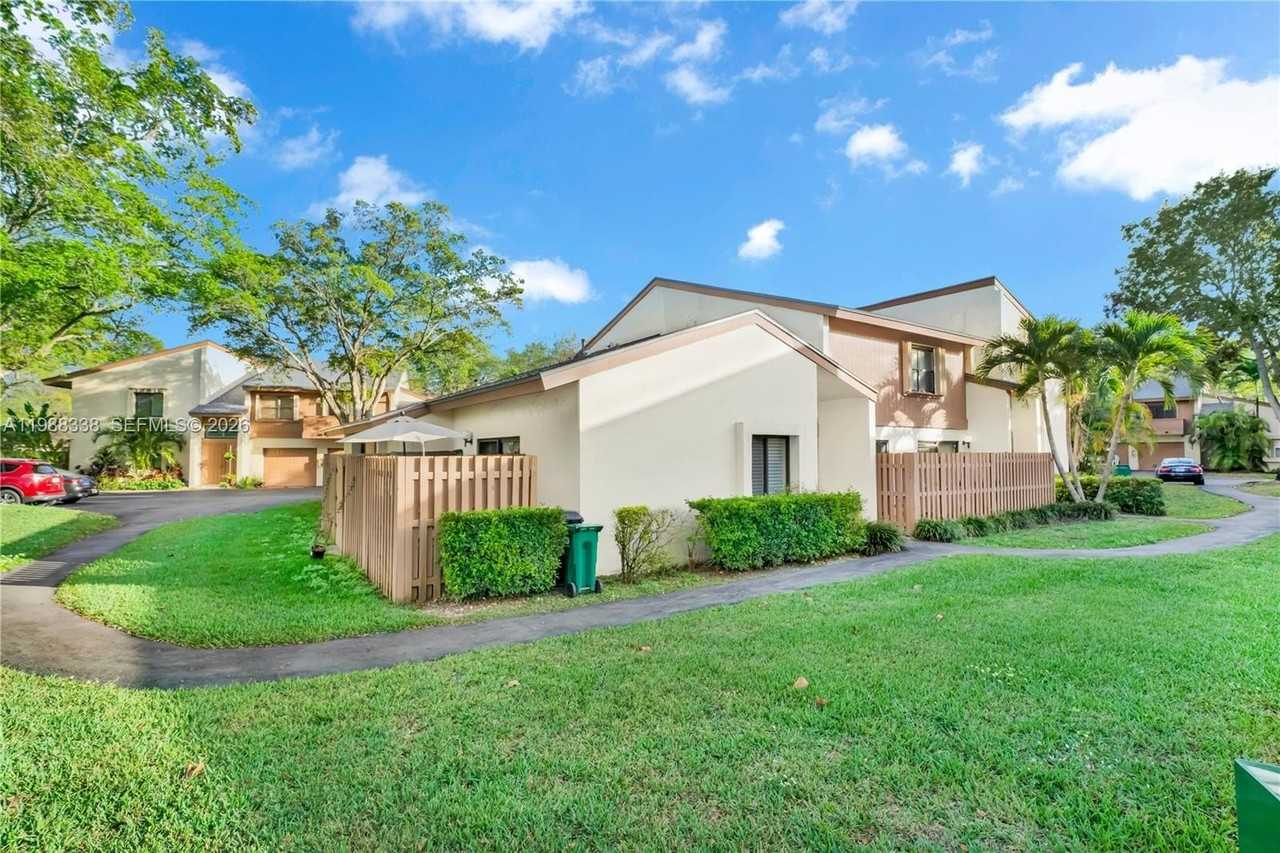 10909 Sw 113th Pl #68A - Photo 2 of 37