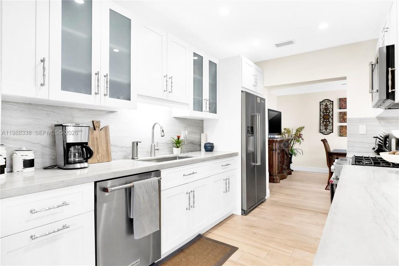 10909 Sw 113th Pl #68A - Photo 3 of 37