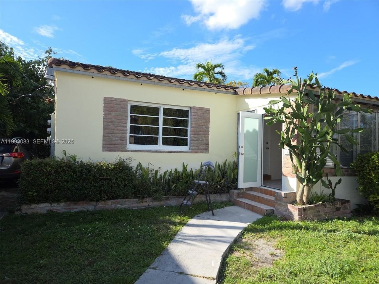 8530 Crespi Blvd #8520 - Photo 3 of 15